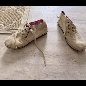 Toms shoes